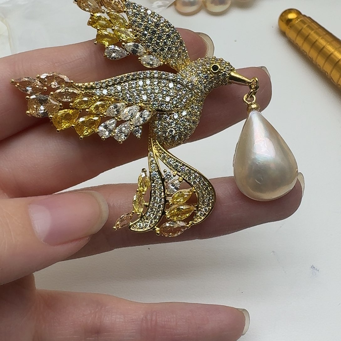 未镶嵌胸针拼合珍珠（马贝珠）