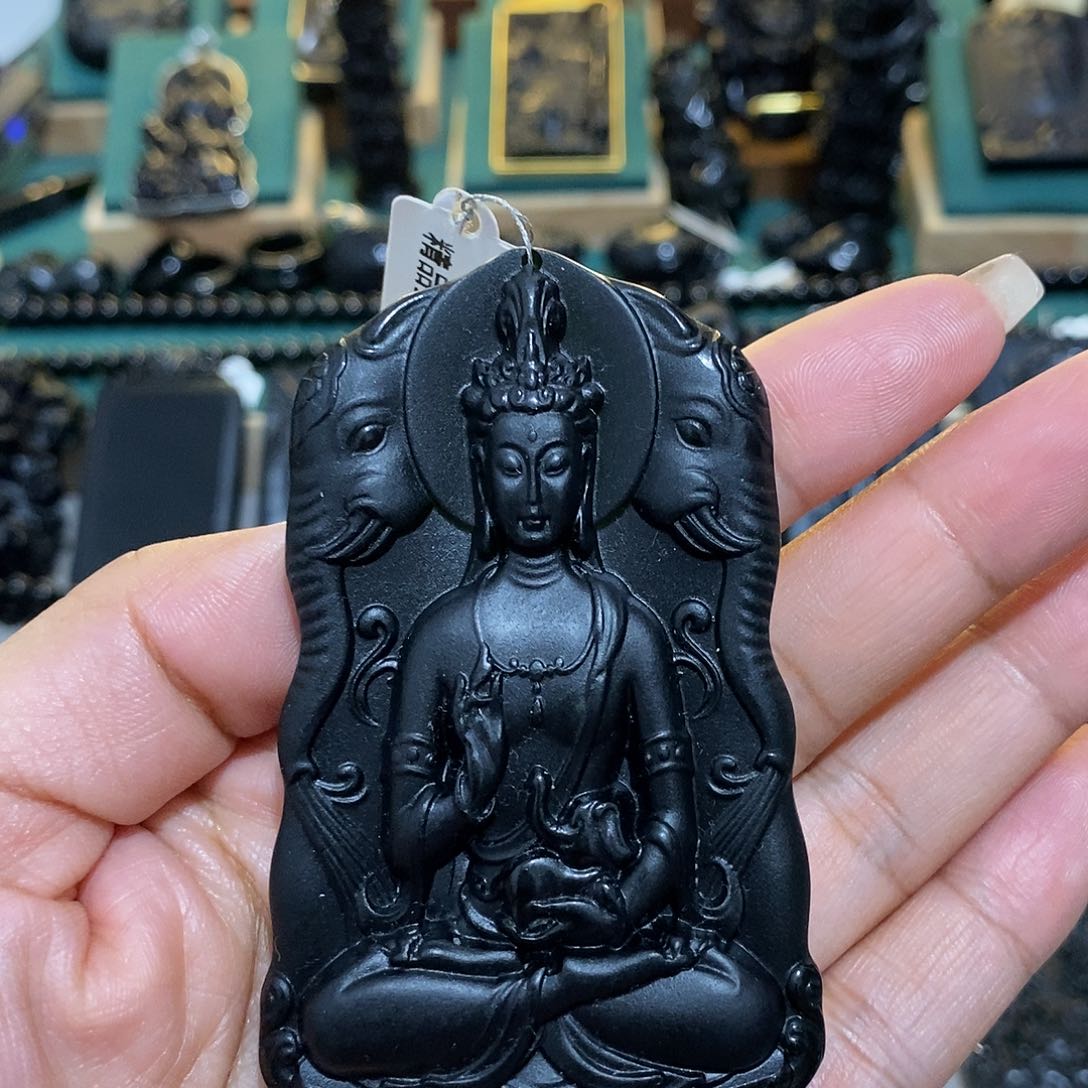 蛇纹石玉颈饰未镶嵌喜**在
