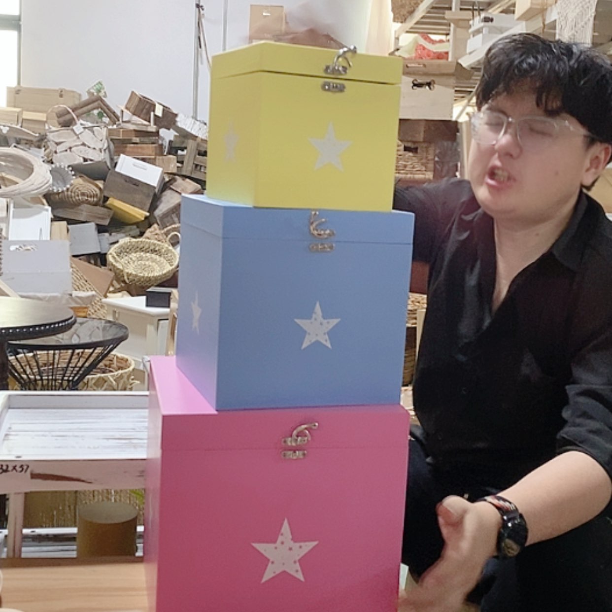 【闪购商品】塑料这是编号055