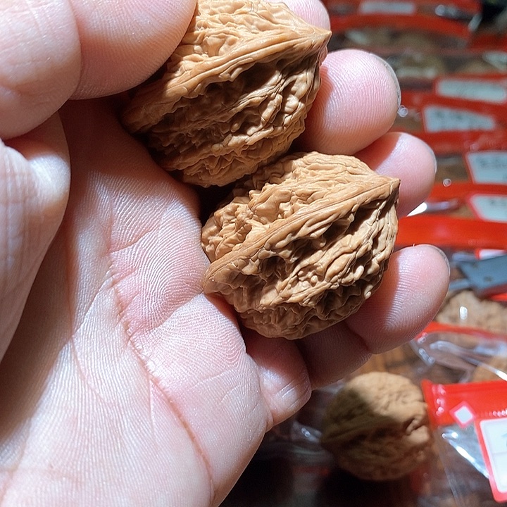 文玩核桃吊坠晓**月山虎