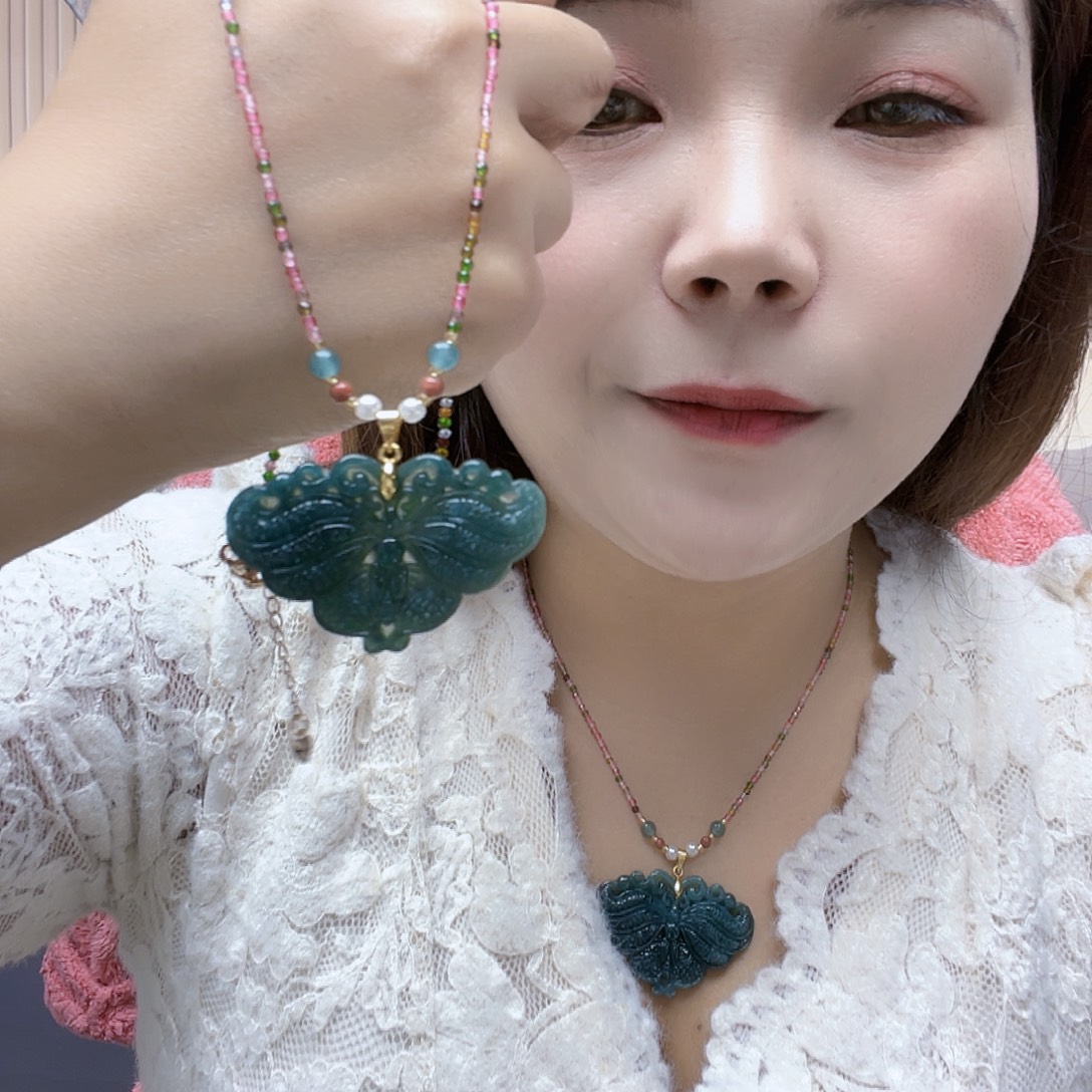 翡翠未镶嵌颈饰项链
