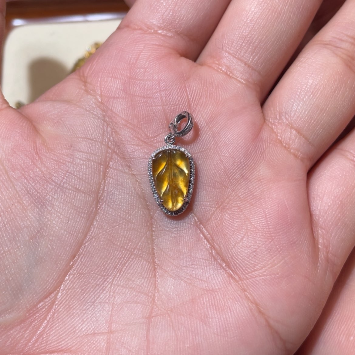 【闪购商品】颈饰18K金镶嵌翡翠温**.