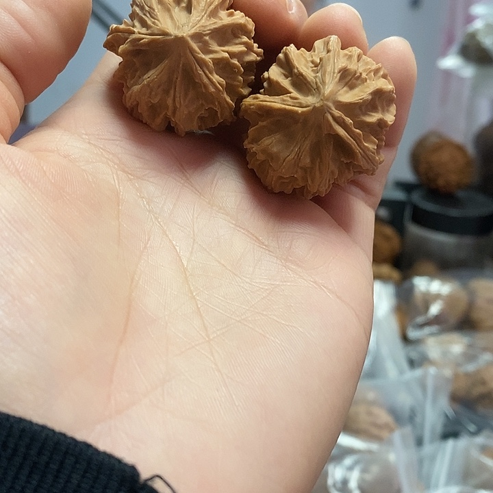 文玩核桃把件33歧山三棱