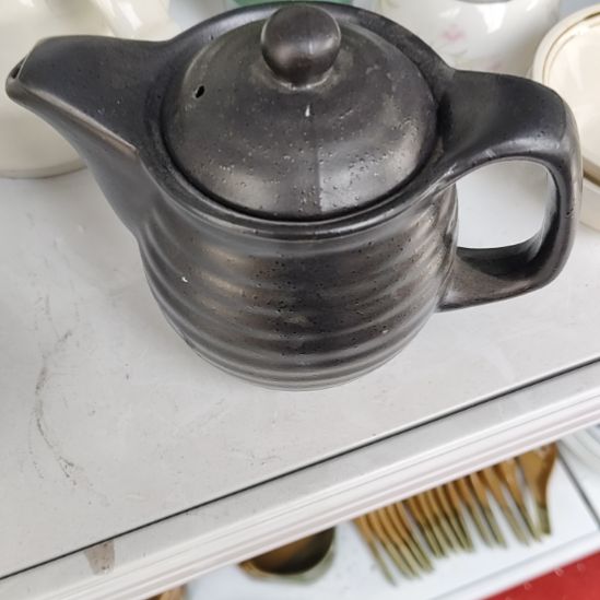 瓷片瓷器，各种摆件，瓷片，均有瑕疵。囗上有点窑裂