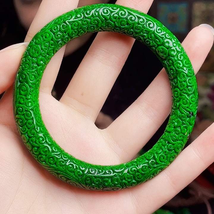 翡翠未镶嵌颈饰多样性58.7