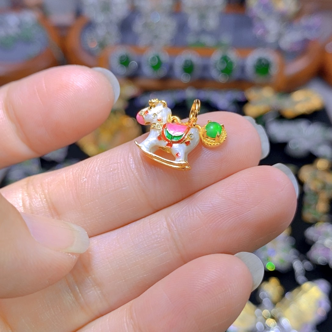 翡翠颈饰银S925镶嵌天然翡翠