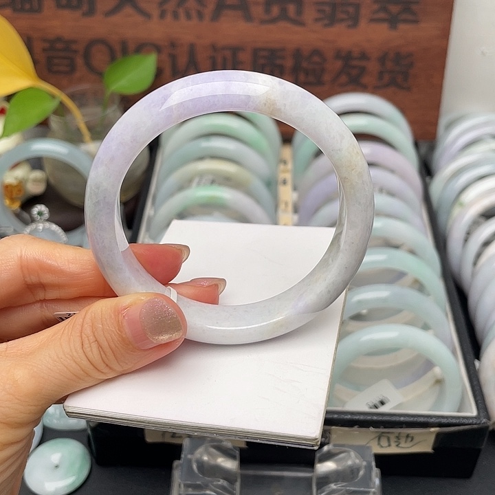 翡翠未镶嵌手镯57.5正圈