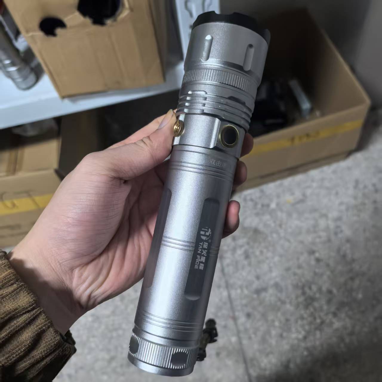 【微瑕】701-23GT【极光】铝合金强光手电筒变焦远射家用户外