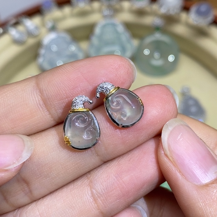 翡翠颈饰18K金镶嵌…