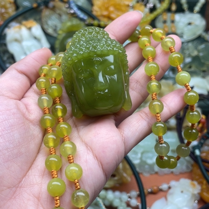 蛇纹石玉吊坠合金