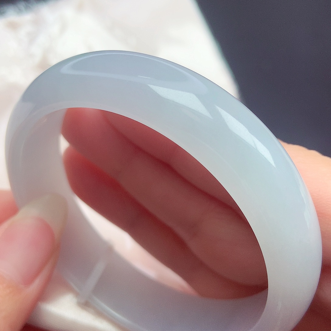 翡翠未镶嵌手镯56圈口