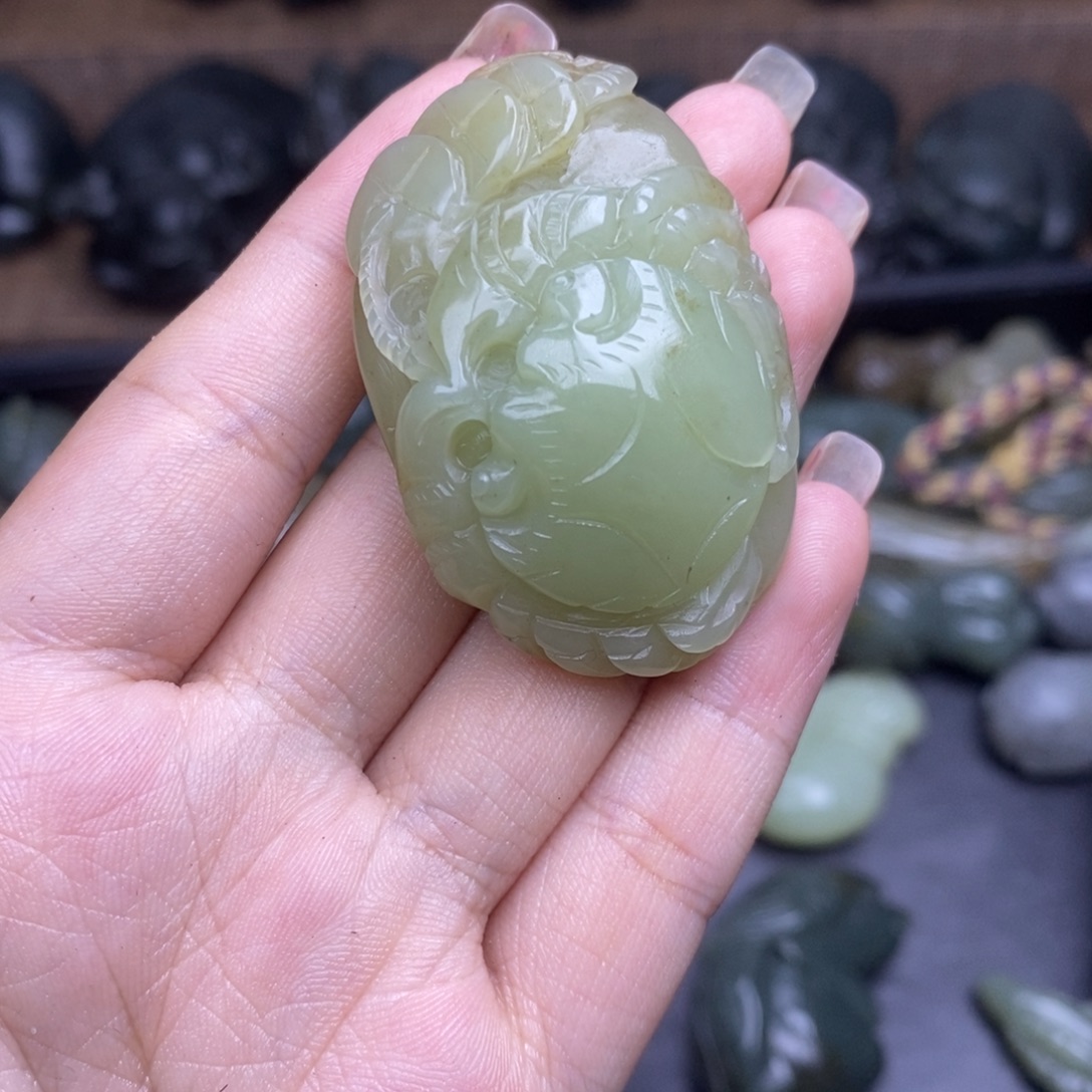 和田玉未镶嵌颈饰