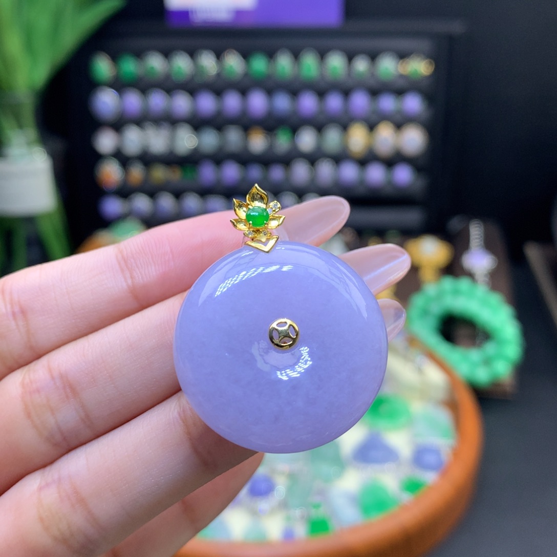 翡翠18K金镶嵌颈饰