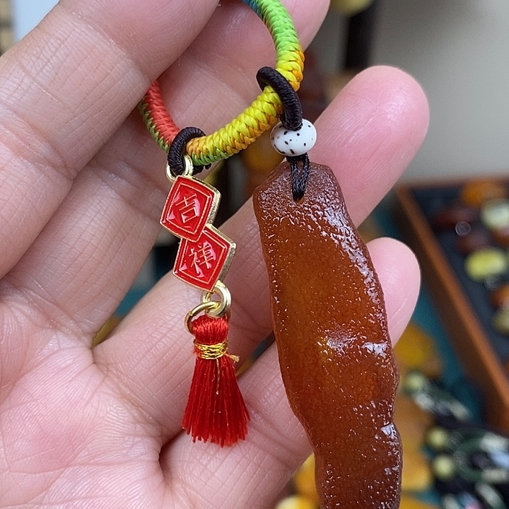 琥珀未镶嵌颈饰钥匙扣