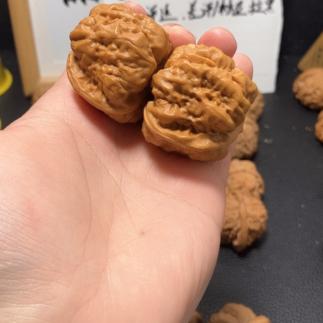 文玩核桃把件阿*蛤蟆