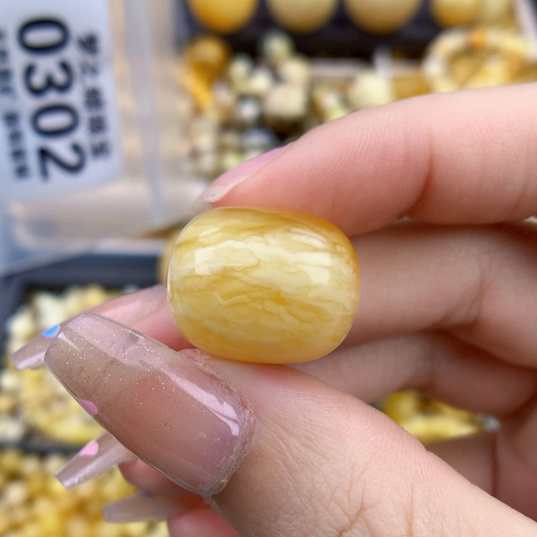 未镶嵌琥珀珠宝奇石