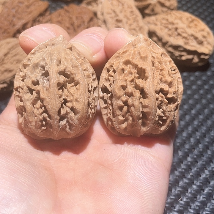 文玩核桃把件轻微阴皮福利款