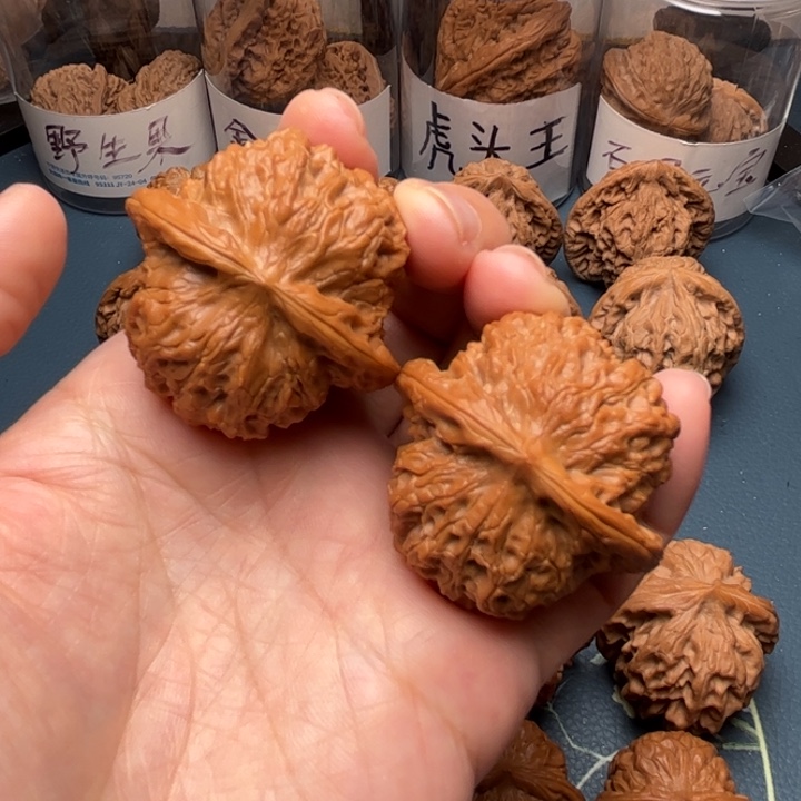 文玩核桃吊坠42平谷血麒麟