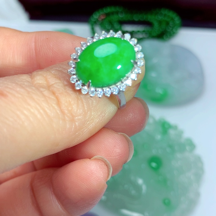 翡翠吊坠(不含链)未镶嵌