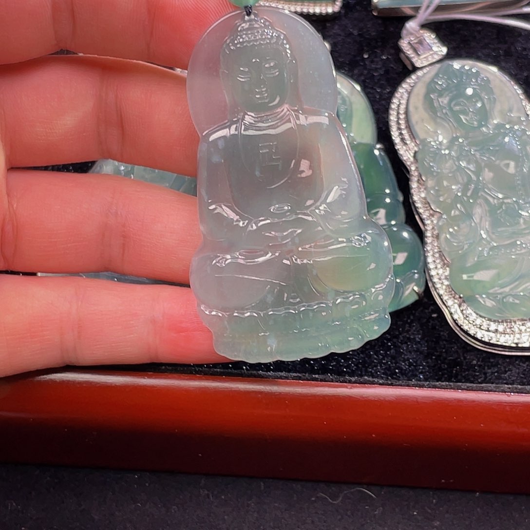 翡翠颈饰未镶嵌6，