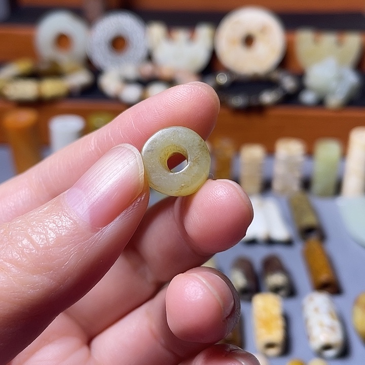 认***真和田玉未镶嵌挂件