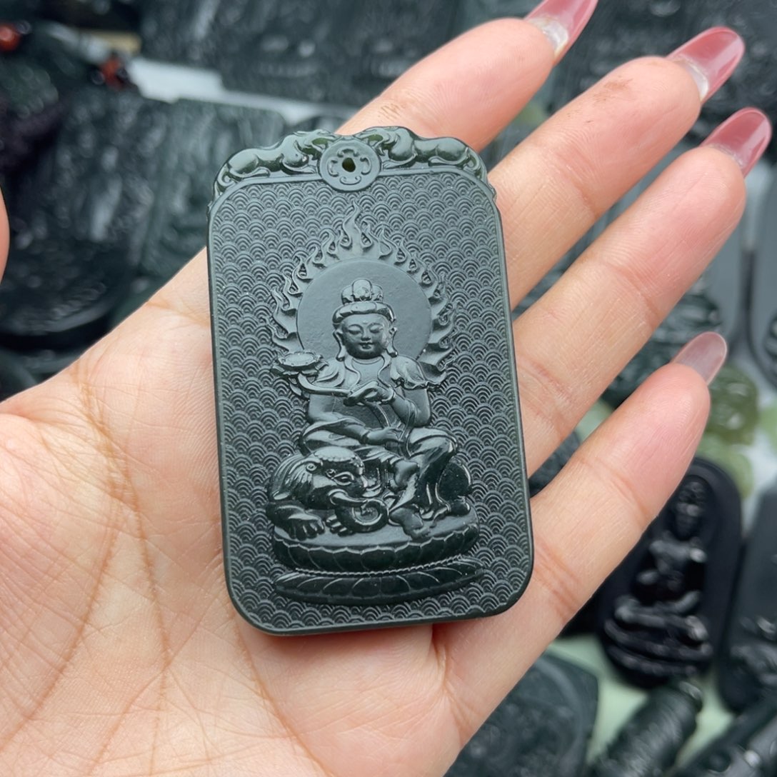 和田玉颈饰未镶嵌快***山