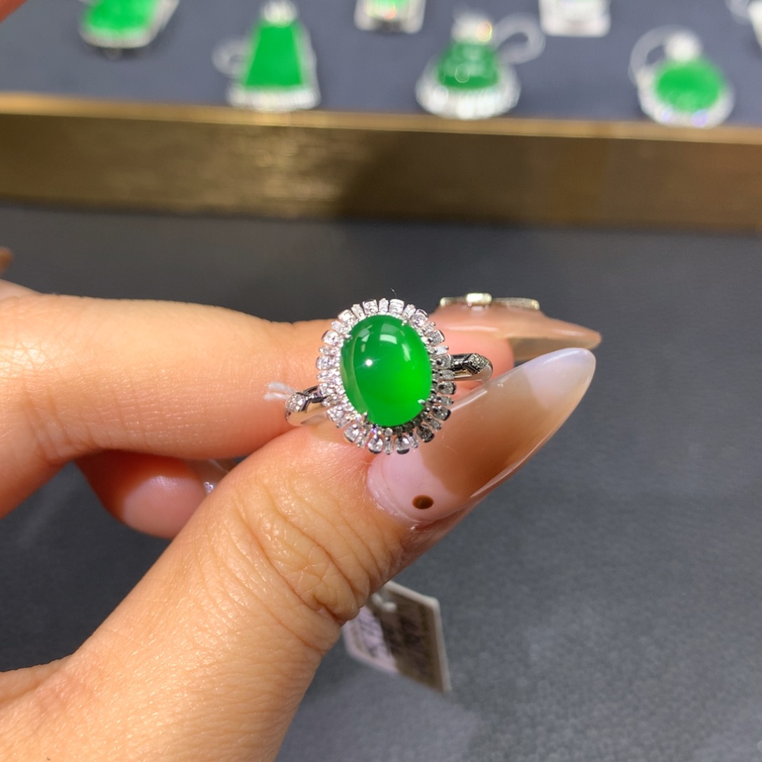 翡翠戒指18K金镶嵌翡翠