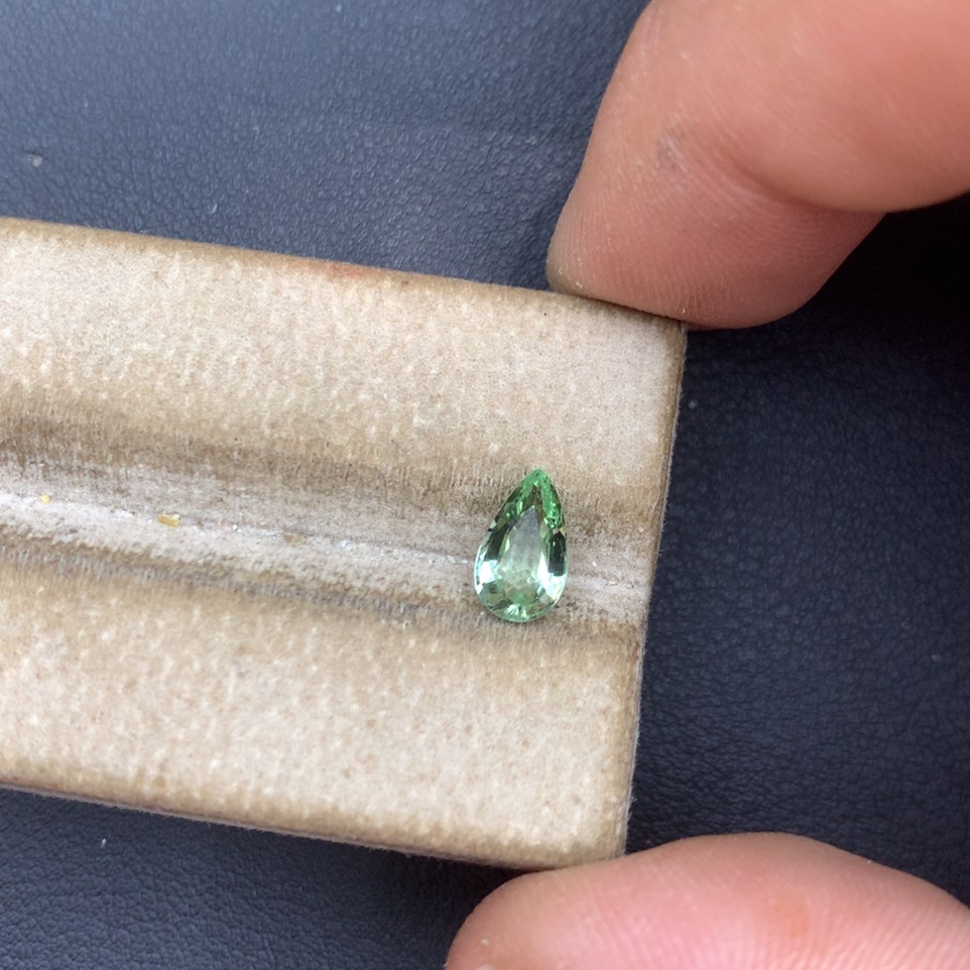 未镶嵌裸石碧玺0.97ct
