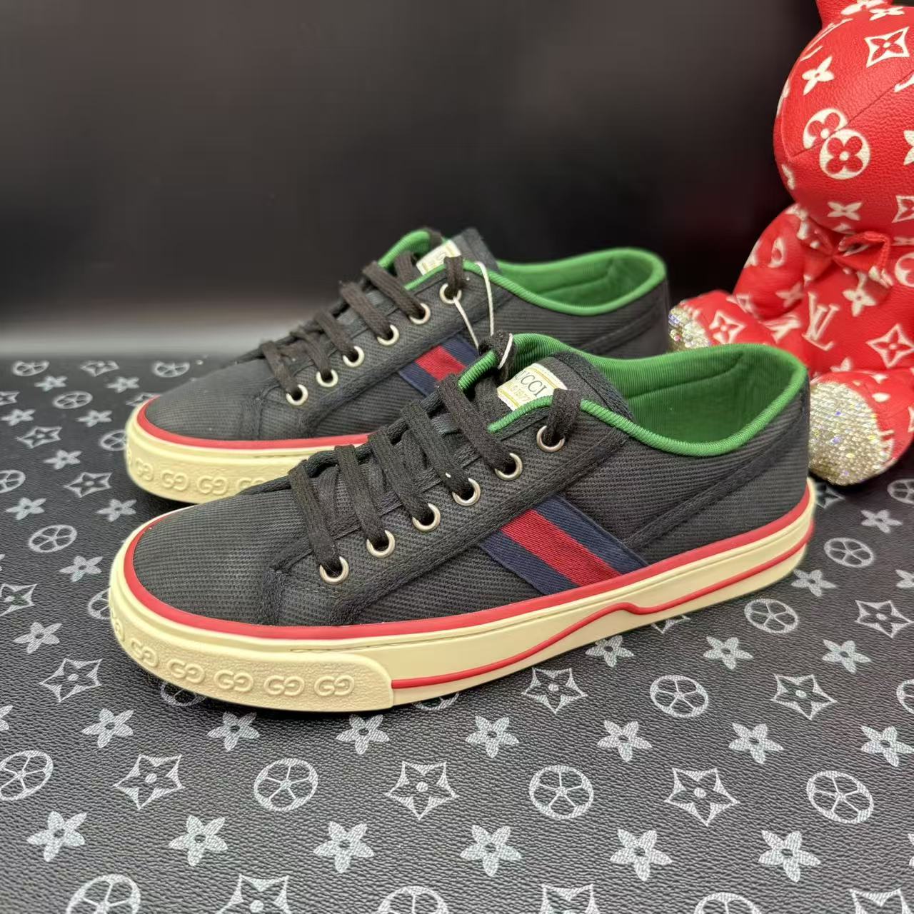 95新 GUCCI/古驰 男士时尚黑色帆布1977板鞋39.5欧码 ddm3011
