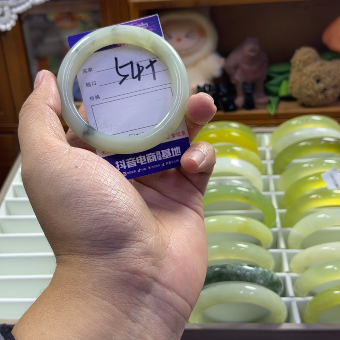 蛇纹石玉未镶嵌手镯298