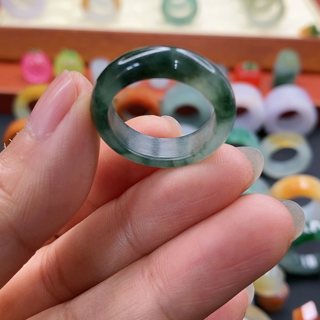 定制翡翠未镶嵌16-17圈口