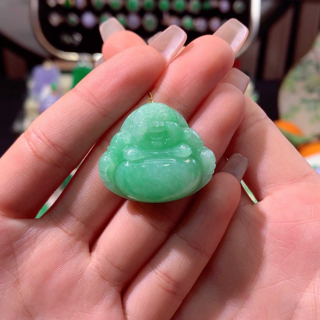 翡翠颈饰未镶嵌，翡翠