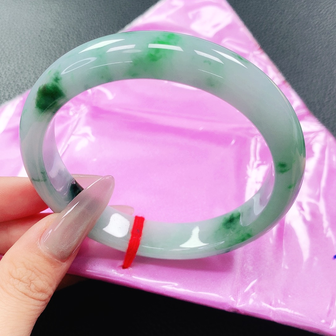翡翠手镯未镶嵌64圈