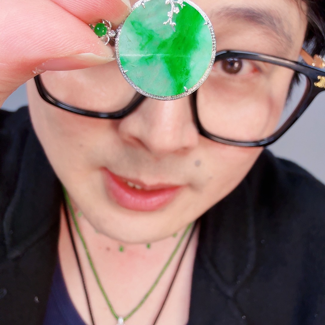 翡翠颈饰18K金镶嵌浅*?一个