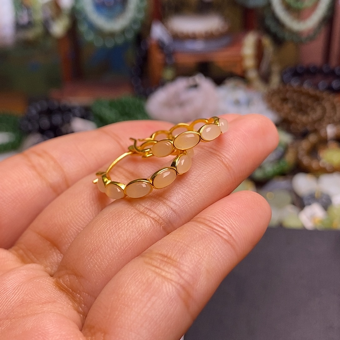 小***月和田玉未镶嵌颈饰藕粉老熟料银镶耳扣