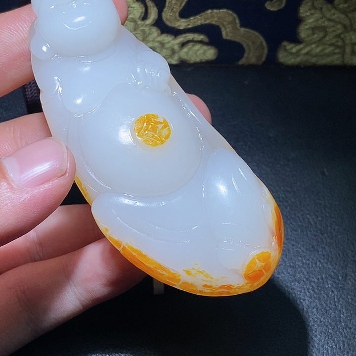 颈饰未镶嵌和田玉万**上