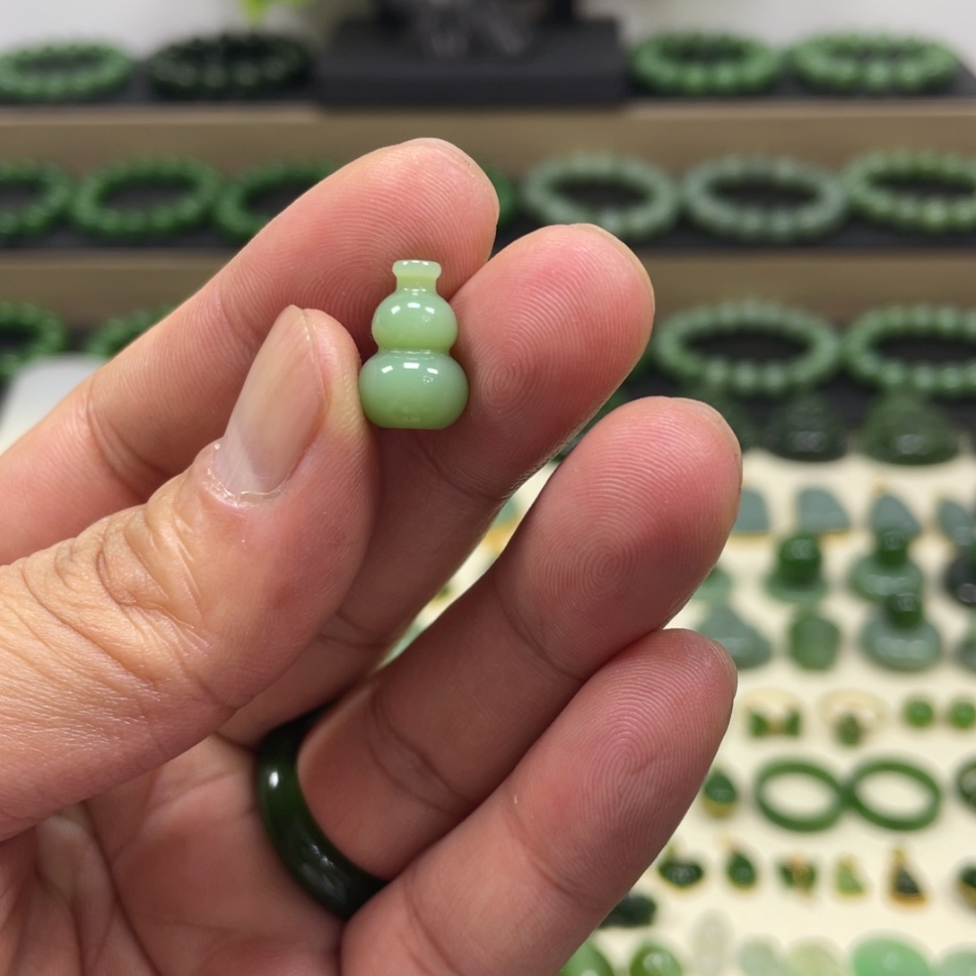 和田玉（碧玉）未镶嵌颈饰