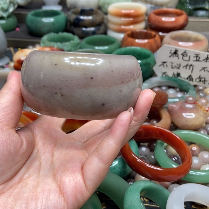 石英质玉手镯未镶嵌