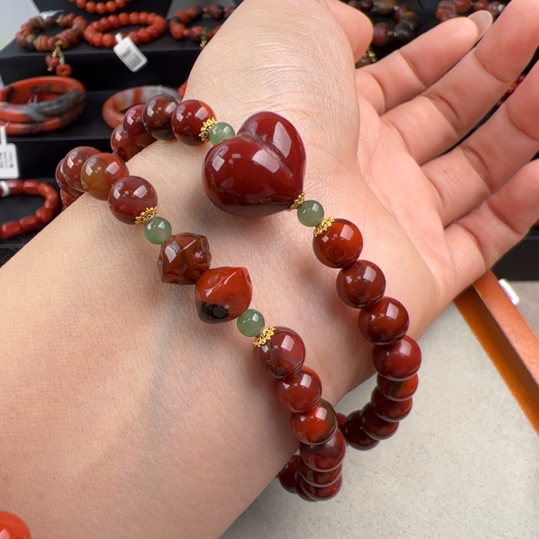 南红玛瑙18K金镶嵌（大山包鸡血包浆屁桃两圈7mm+