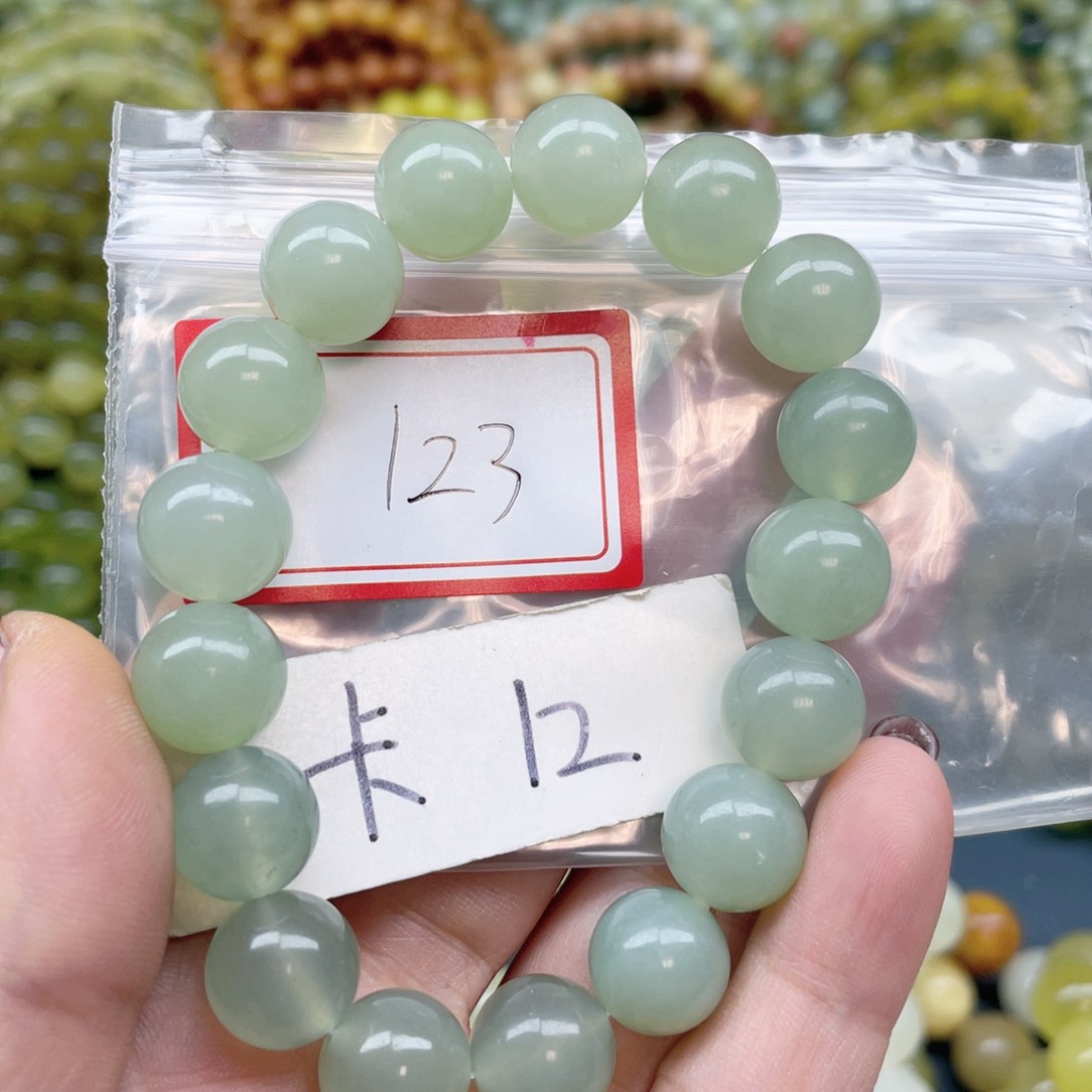 未镶嵌蛇纹石玉手链