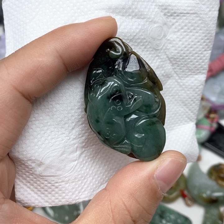 翡翠未镶嵌颈饰18号链接