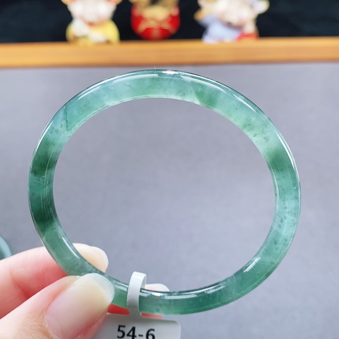 翡翠未镶嵌手镯93