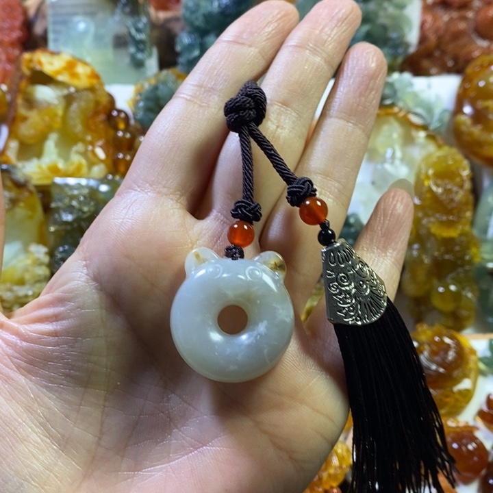 蛇纹石玉未镶嵌颈饰