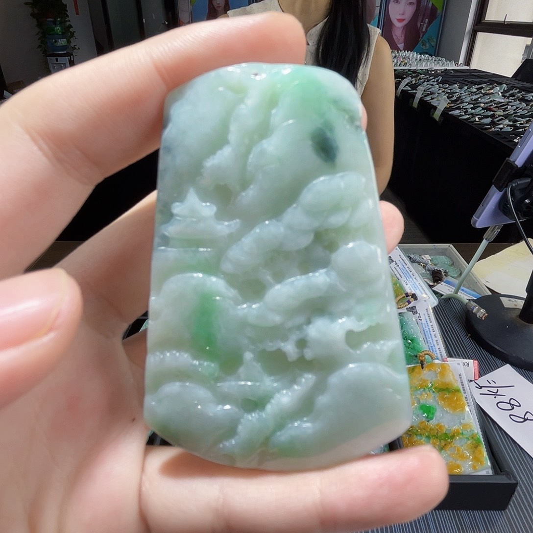 颈饰未镶嵌翡翠一