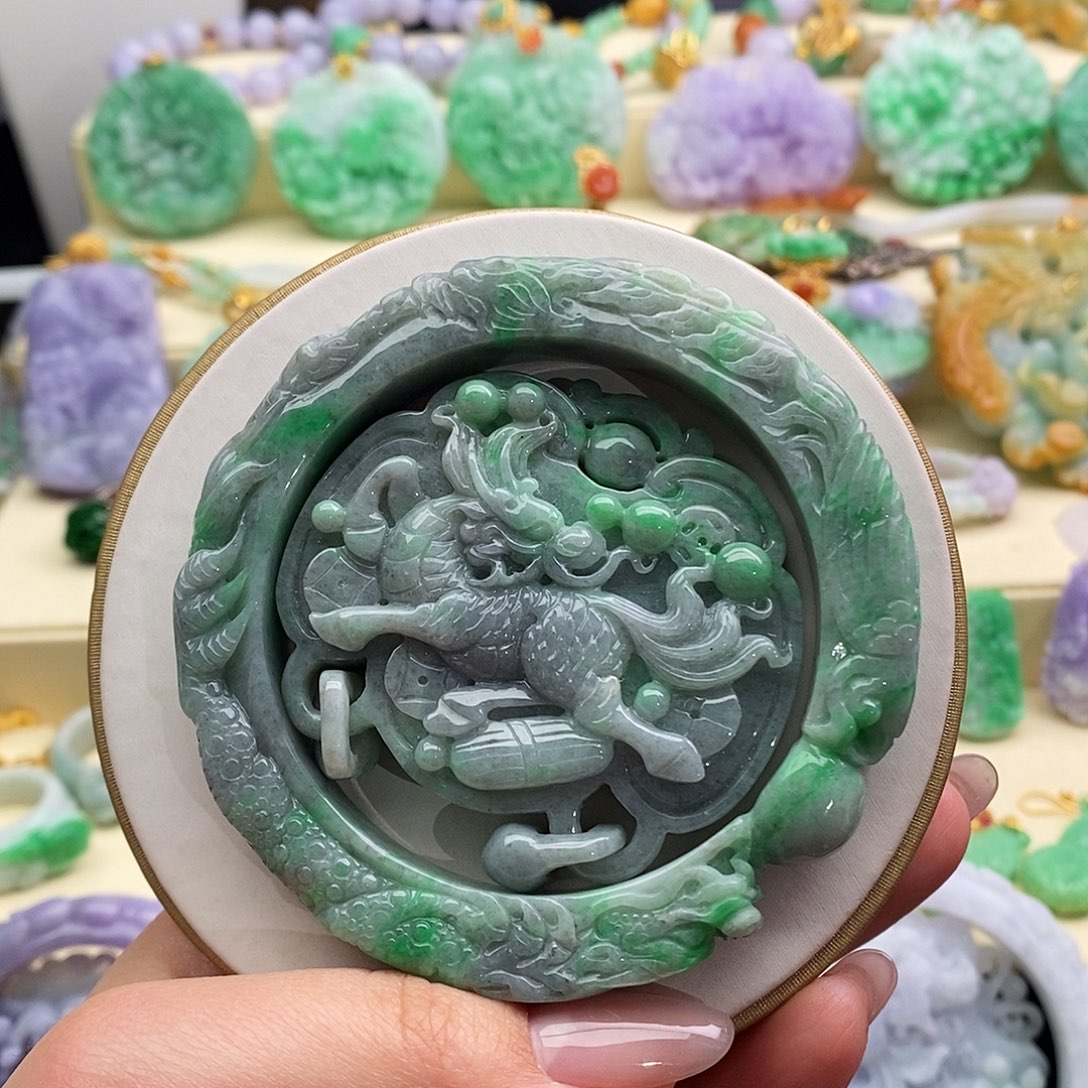 翡翠未镶嵌手镯套镯