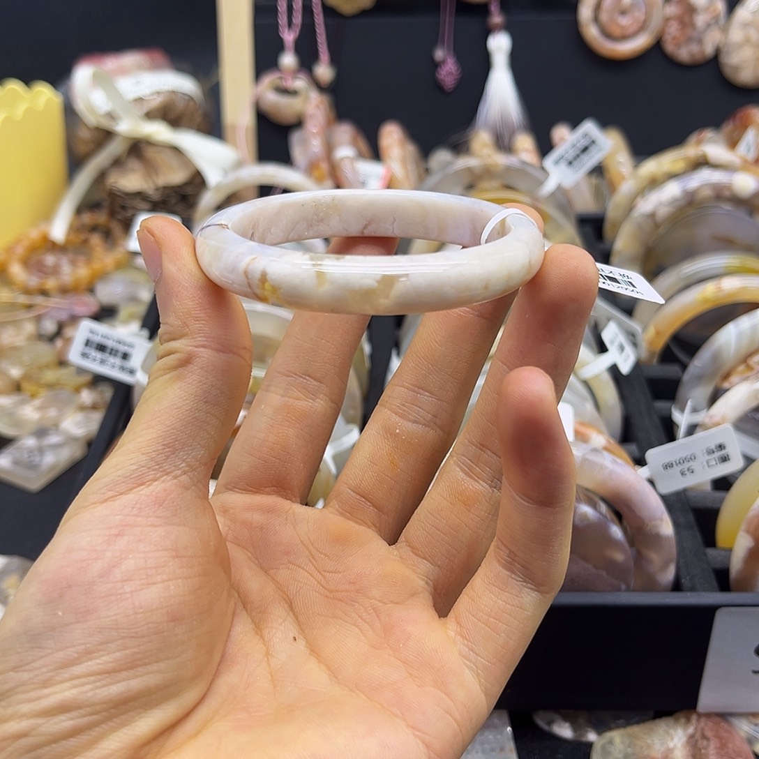 未镶嵌颈饰玛瑙/玉髓51圈口