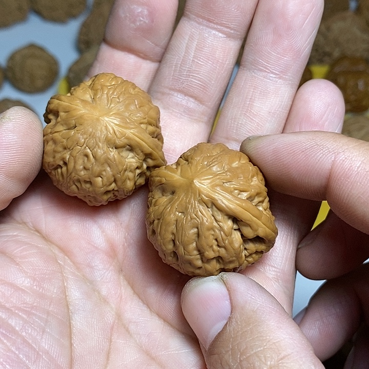 文玩核桃把件铭36.5尺，铁锤妹妹