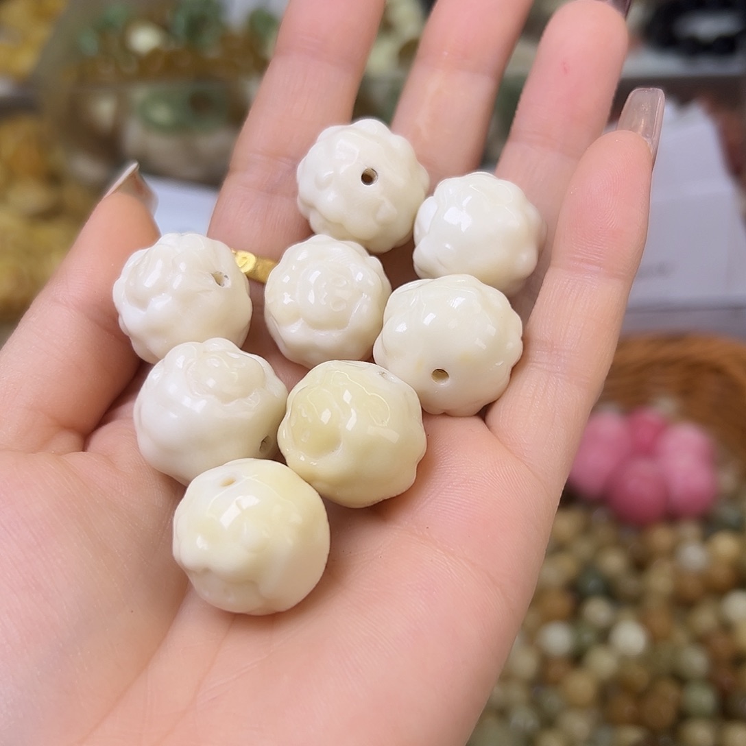 菩提根/象牙果吊坠瑕疵白羊头11颗孔道有裂