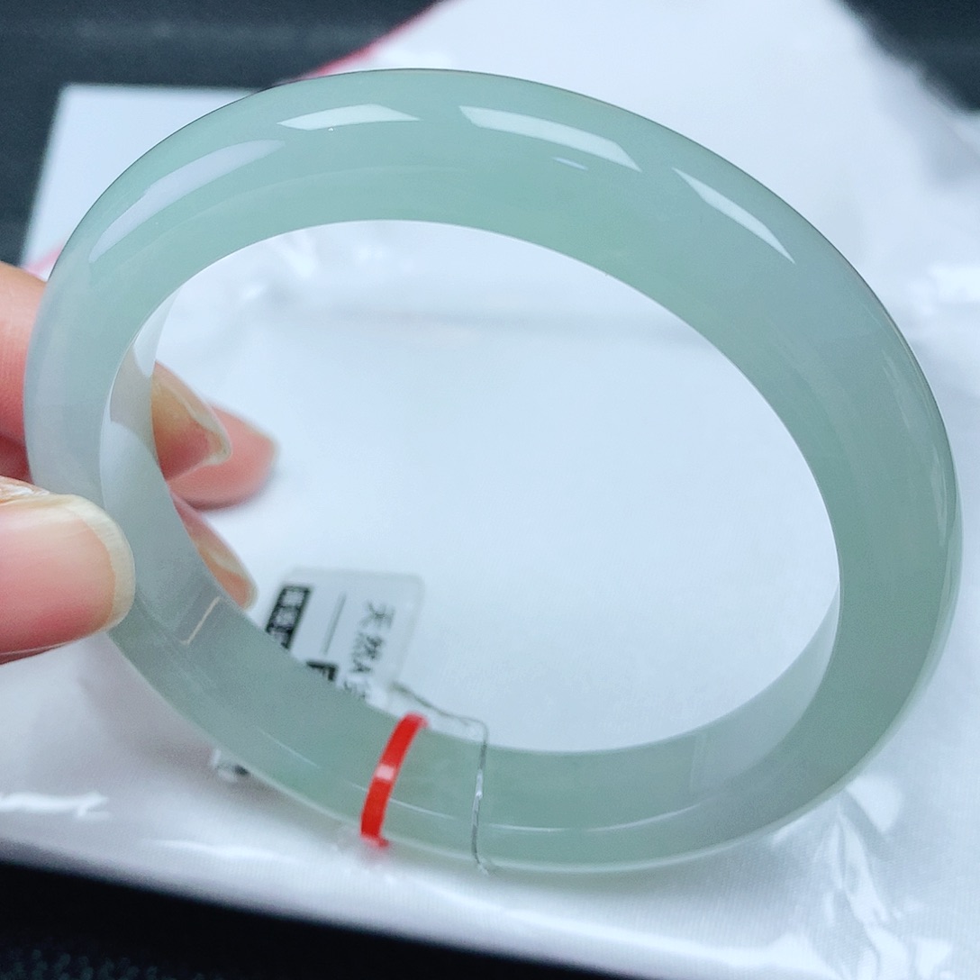 翡翠手镯未镶嵌57圈