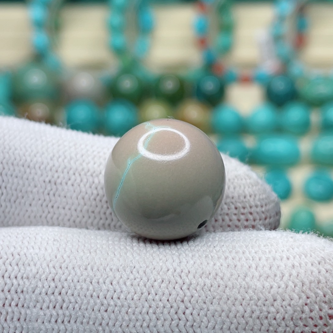 绿松石未镶嵌颈饰